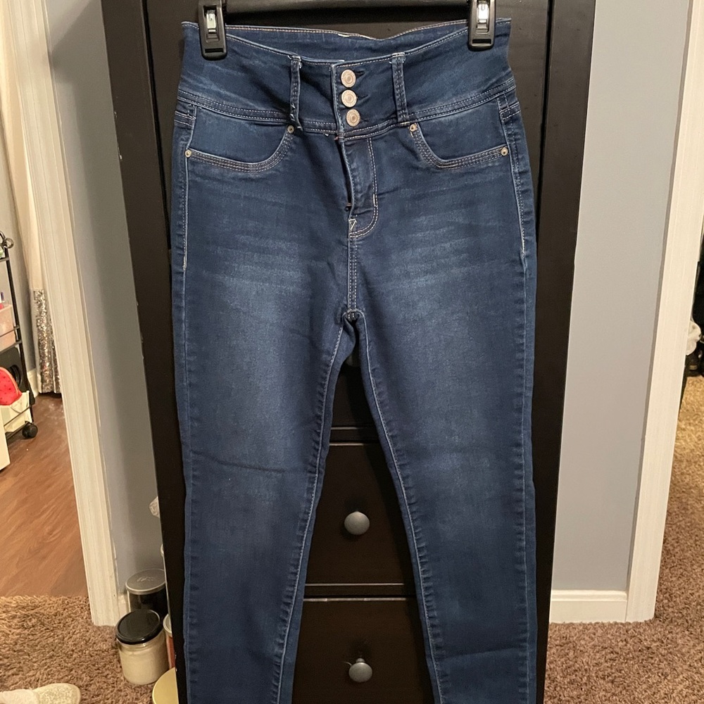 Juniors jeans